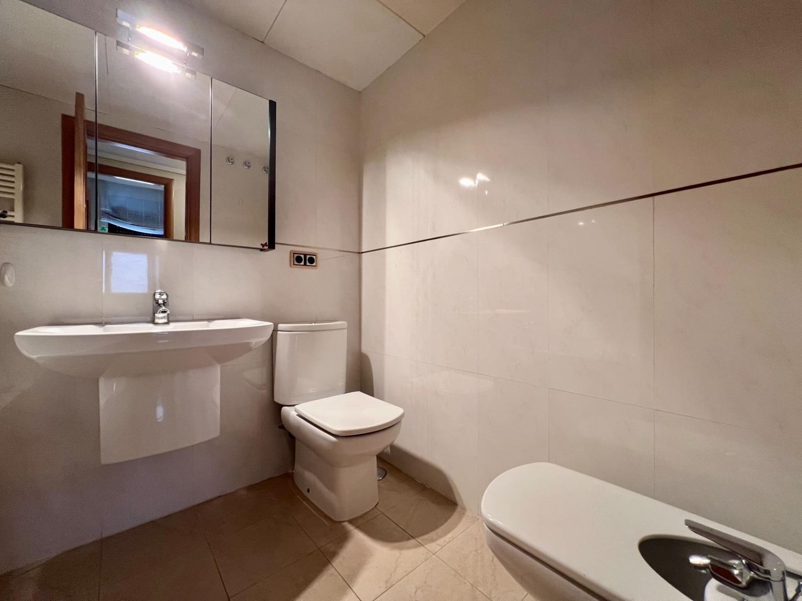 2 soveværelse Lejlighed til salg i Cordoba by med swimmingpool garage - € 289.900 (Ref: 9359873)