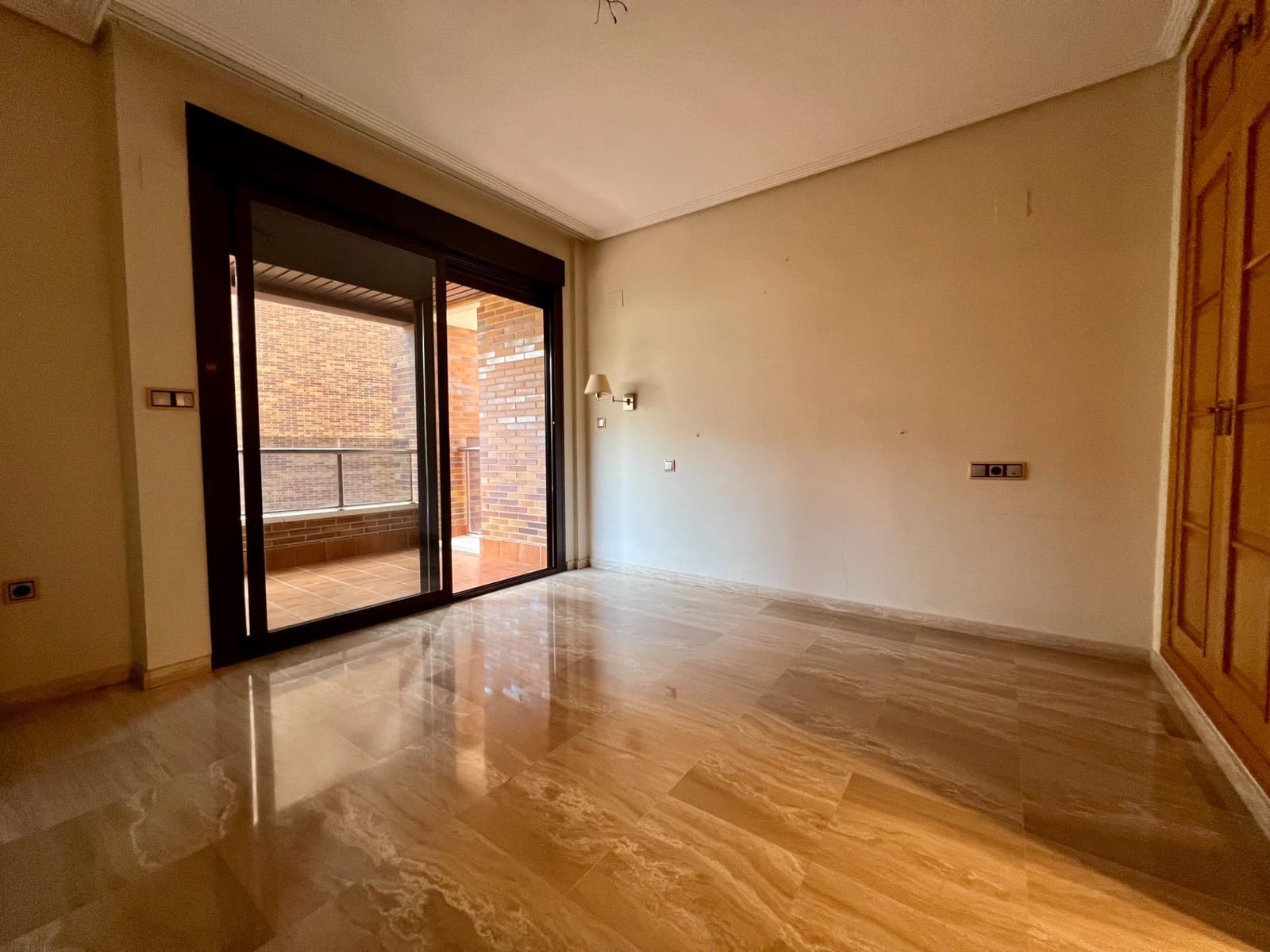 2 soveværelse Lejlighed til salg i Cordoba by med swimmingpool garage - € 289.900 (Ref: 9359873)