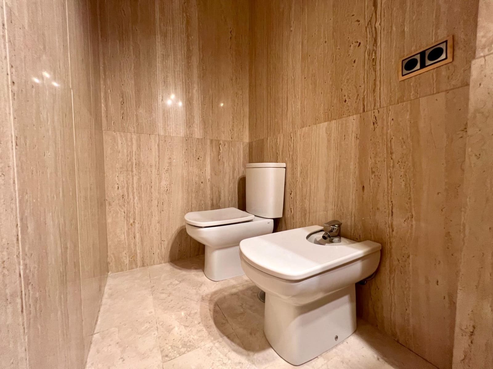 2 soveværelse Lejlighed til salg i Cordoba by med swimmingpool garage - € 289.900 (Ref: 9359873)