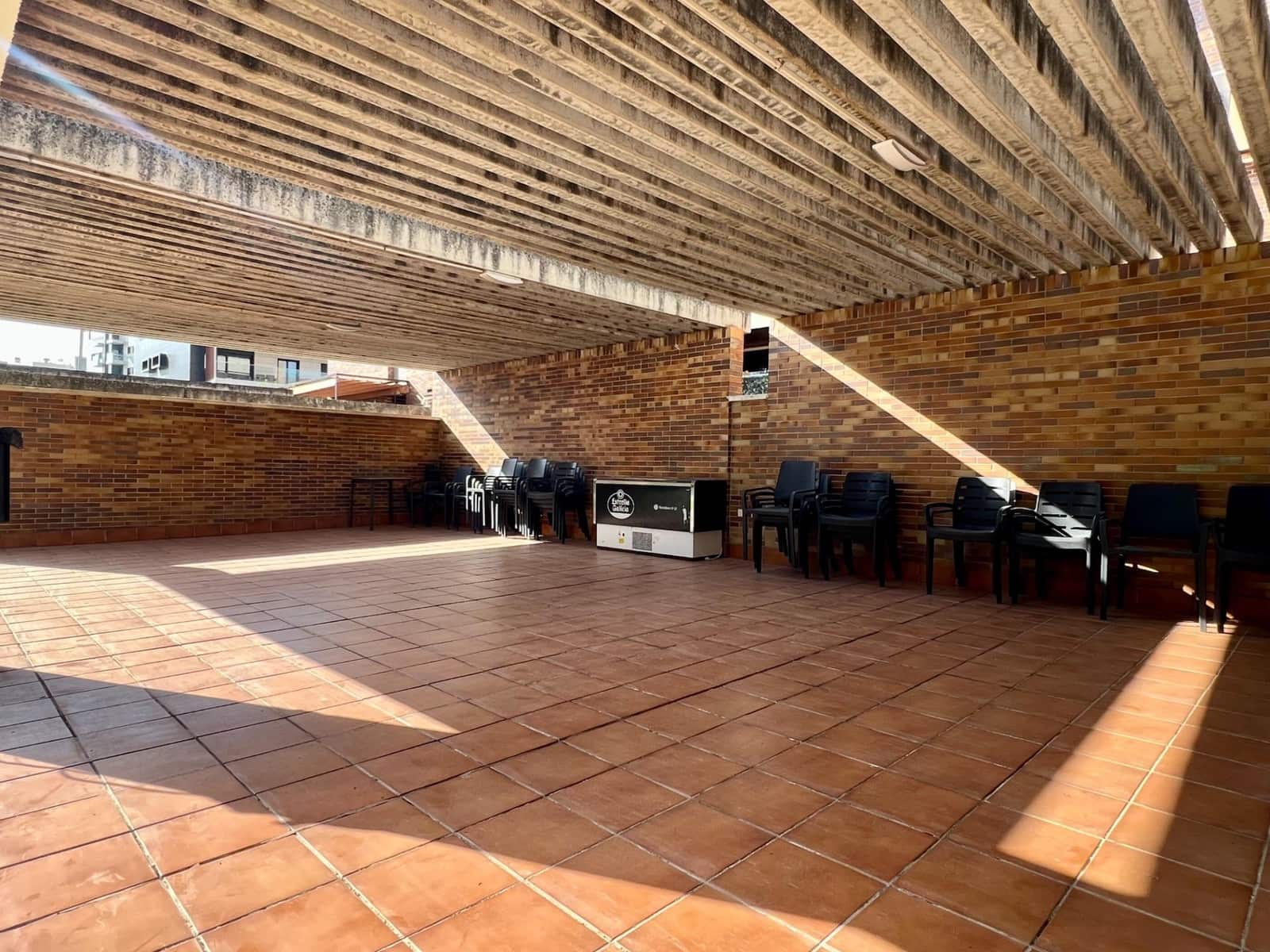 2 soveværelse Lejlighed til salg i Cordoba by med swimmingpool garage - € 289.900 (Ref: 9359873)