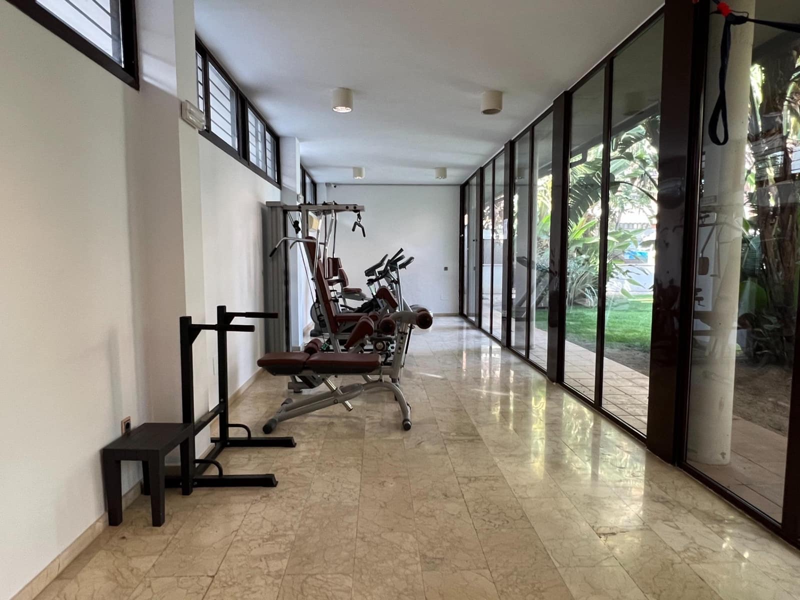 2 soveværelse Lejlighed til salg i Cordoba by med swimmingpool garage - € 289.900 (Ref: 9359873)