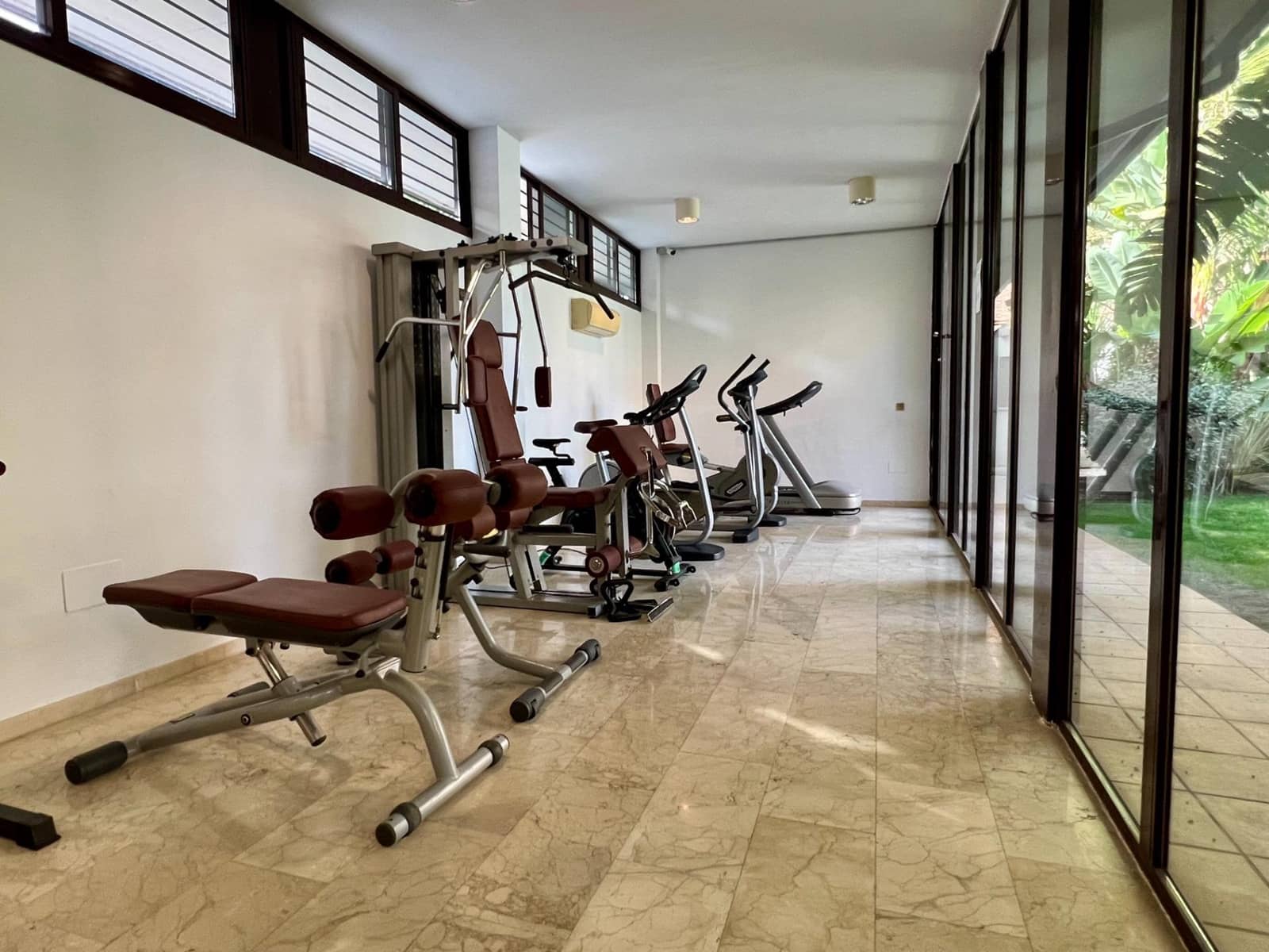 2 soveværelse Lejlighed til salg i Cordoba by med swimmingpool garage - € 289.900 (Ref: 9359873)