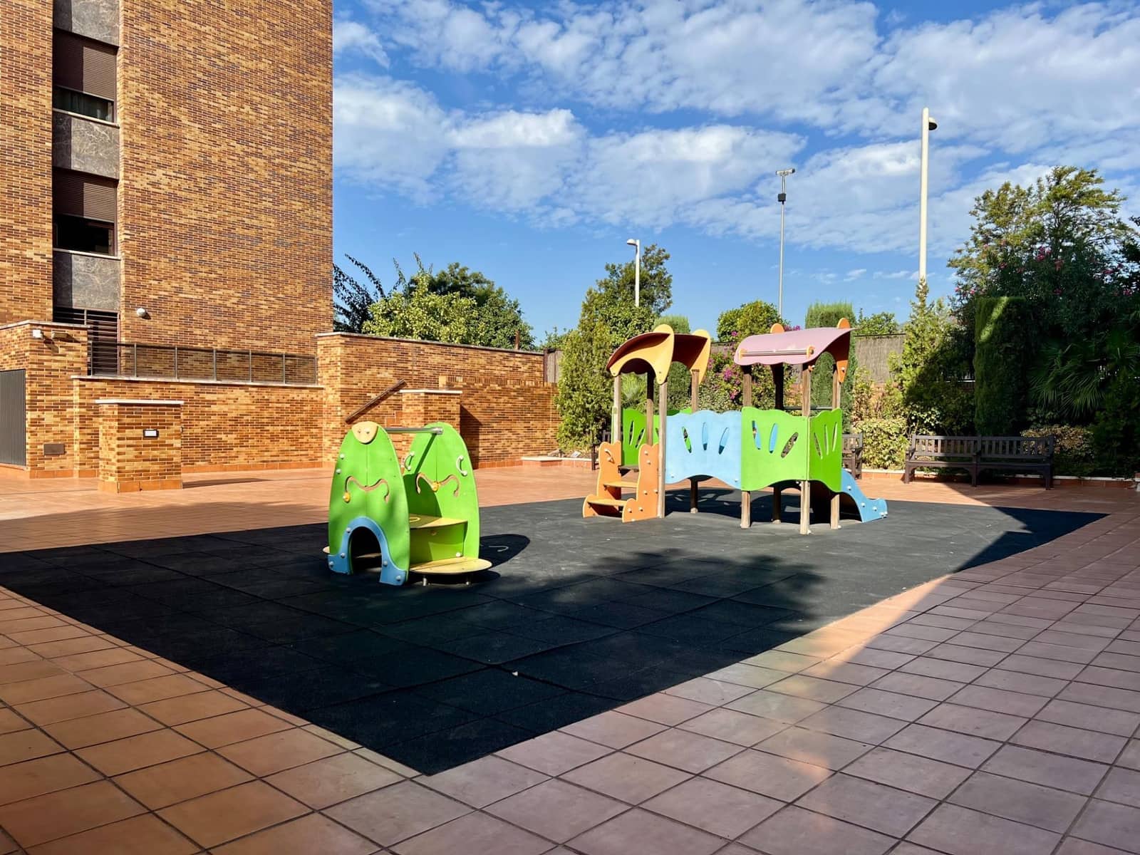 2 soveværelse Lejlighed til salg i Cordoba by med swimmingpool garage - € 289.900 (Ref: 9359873)