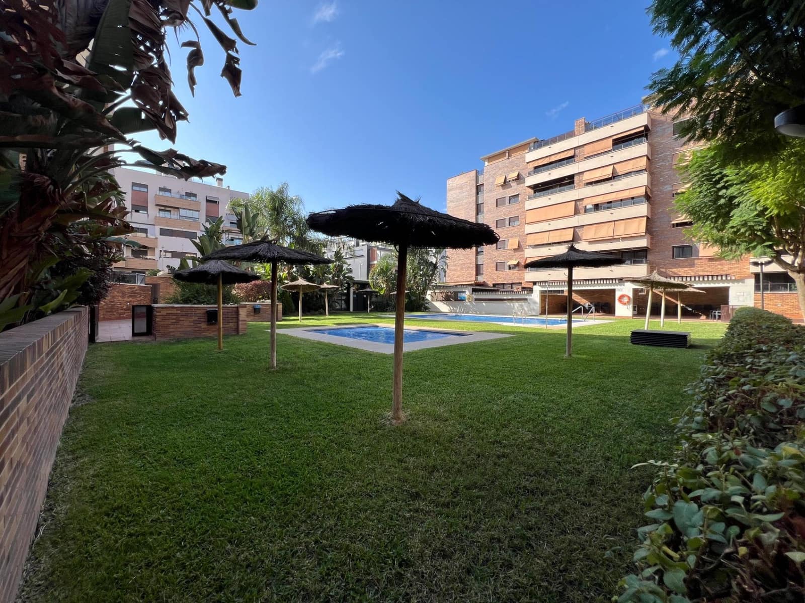 2 soveværelse Lejlighed til salg i Cordoba by med swimmingpool garage - € 289.900 (Ref: 9359873)