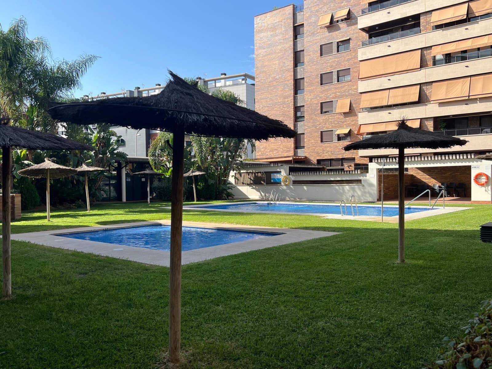 2 soveværelse Lejlighed til salg i Cordoba by med swimmingpool garage - € 289.900 (Ref: 9359873)