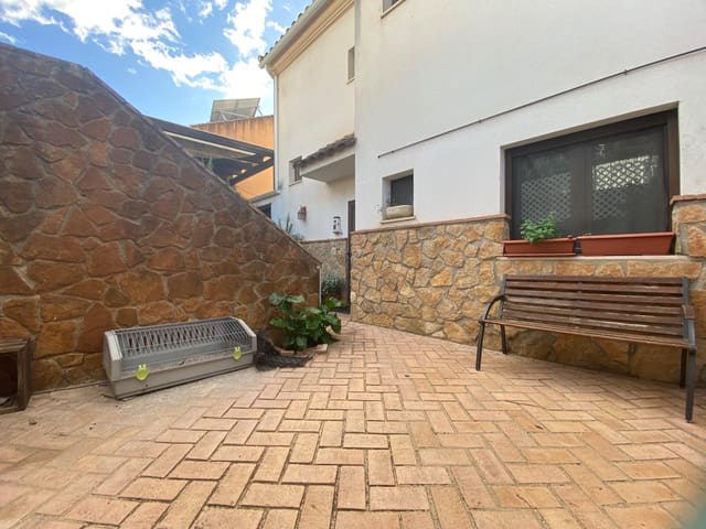 4 soveværelse Villa til salg i Alcolea, Córdoba by med swimmingpool garage - € 275.000 (Ref: 9359874)