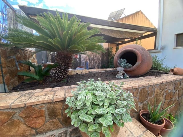 4 soveværelse Villa til salg i Alcolea, Córdoba by med swimmingpool garage - € 275.000 (Ref: 9359874)