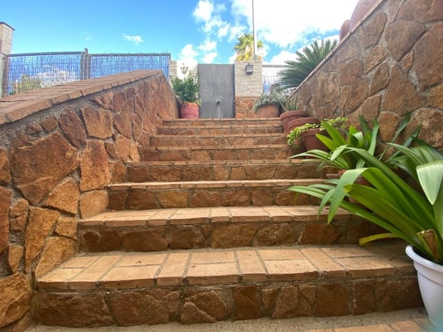 4 soveværelse Villa til salg i Alcolea, Córdoba by med swimmingpool garage - € 275.000 (Ref: 9359874)