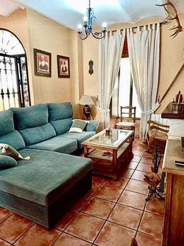 5 bedroom Townhouse for sale in Cardeña - € 100,000 (Ref: 9359880)