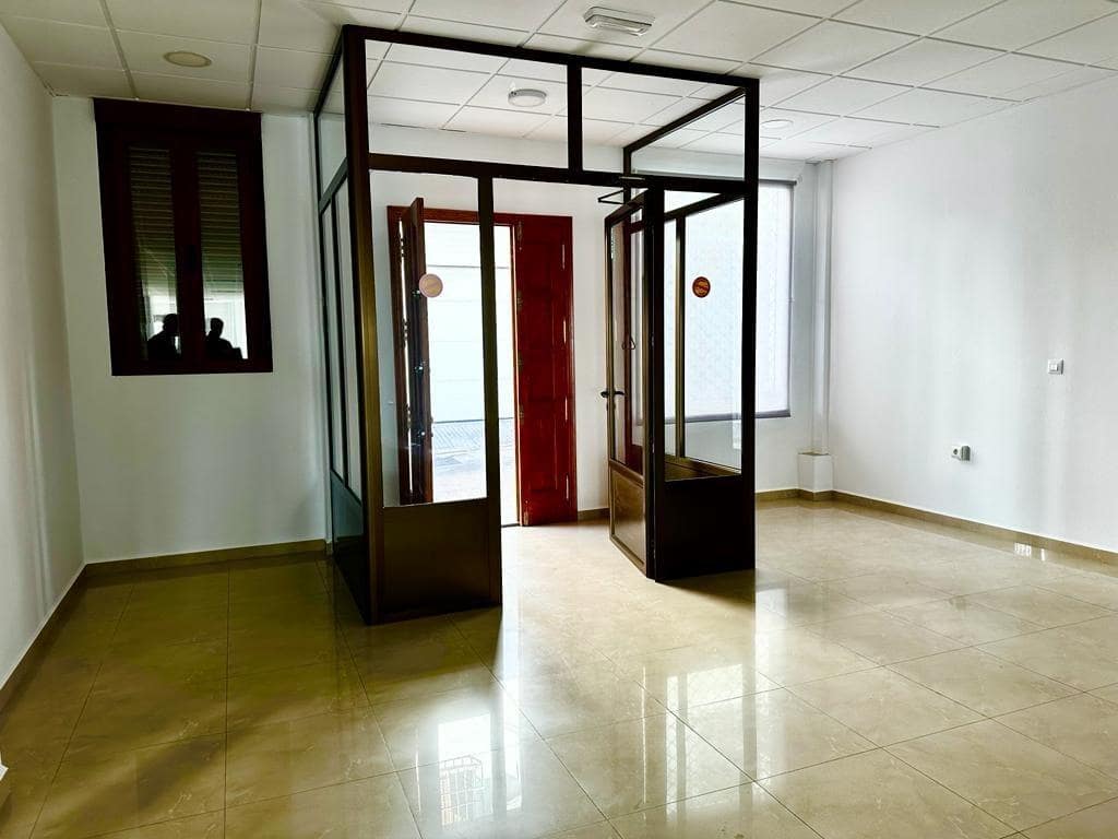 4 bedroom Commercial for rent in Fuente Obejuna - € 650 (Ref: 9359881)