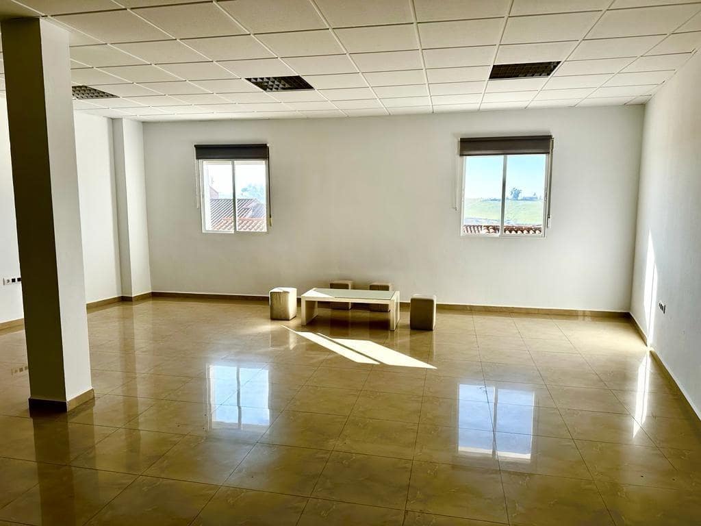 4 bedroom Commercial for rent in Fuente Obejuna - € 650 (Ref: 9359881)