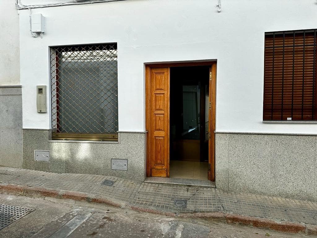 4 bedroom Commercial for rent in Fuente Obejuna - € 650 (Ref: 9359881)