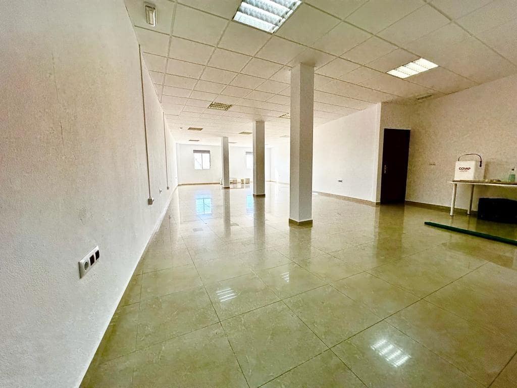 4 bedroom Commercial for rent in Fuente Obejuna - € 650 (Ref: 9359881)