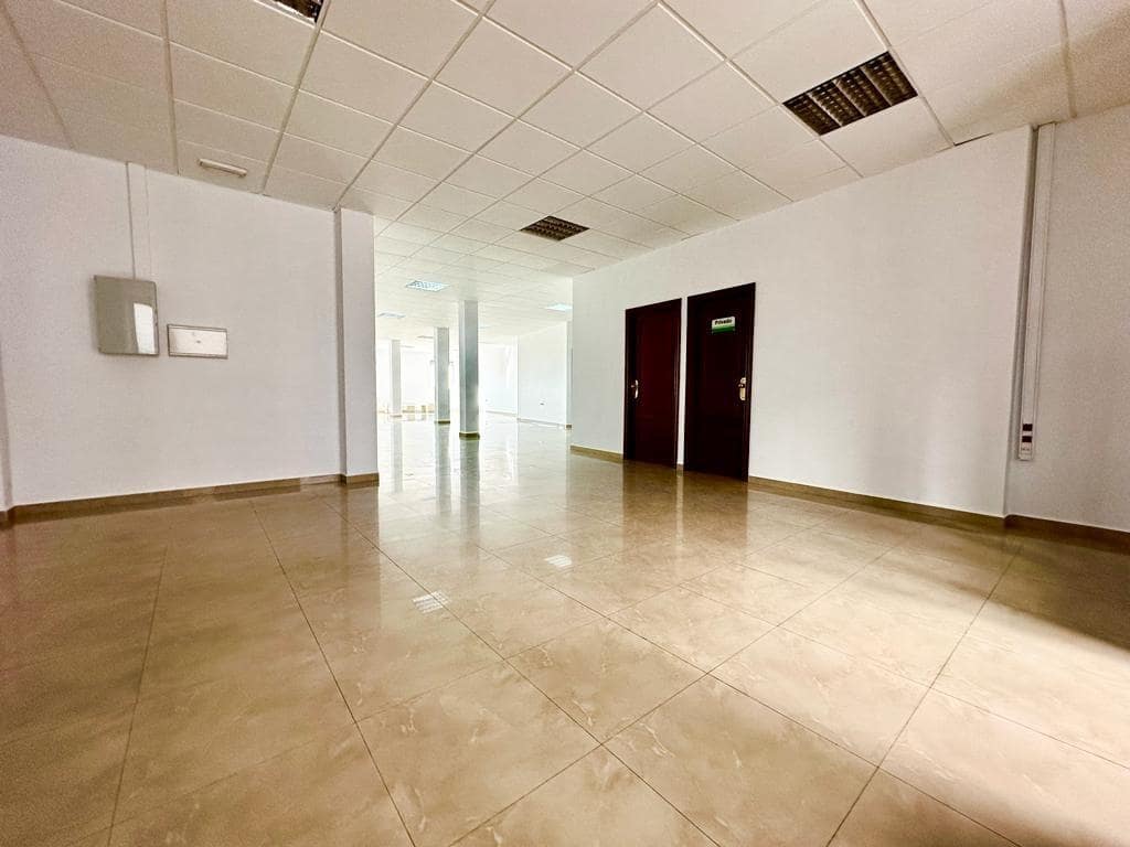 4 bedroom Commercial for rent in Fuente Obejuna - € 650 (Ref: 9359881)