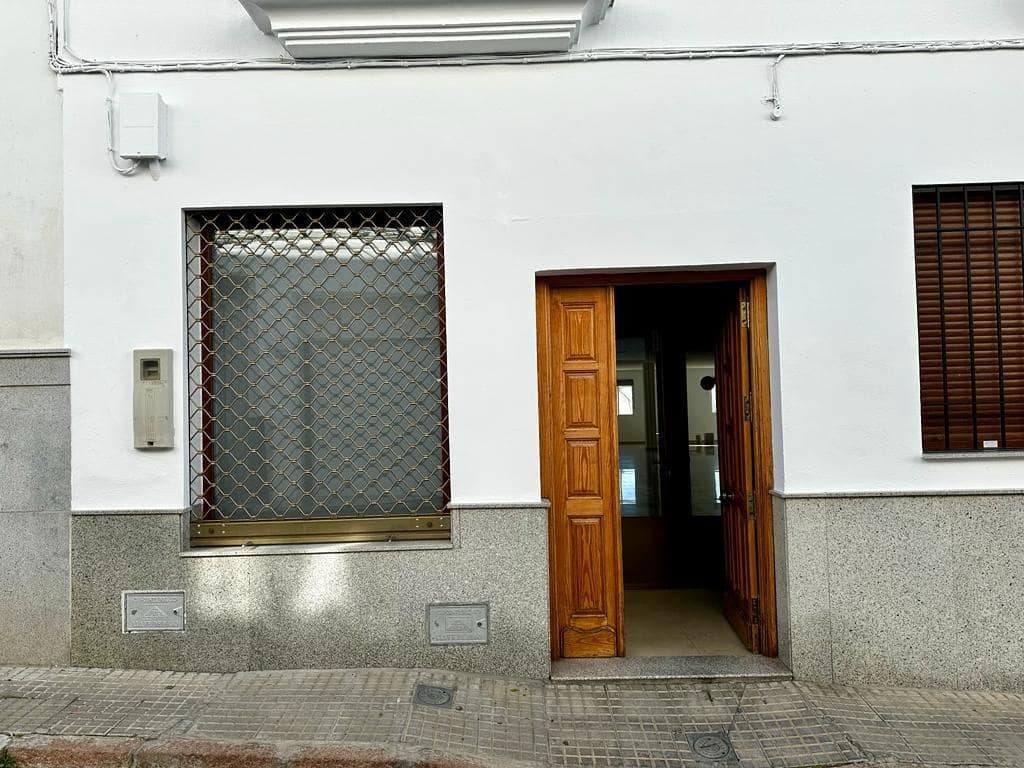 4 bedroom Commercial for rent in Fuente Obejuna - € 650 (Ref: 9359881)