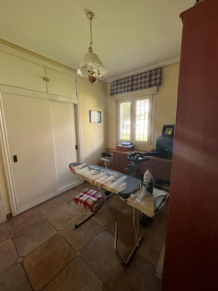 5 soveværelse Villa til salg i Cordoba by med swimmingpool garage - € 695.000 (Ref: 9359884)