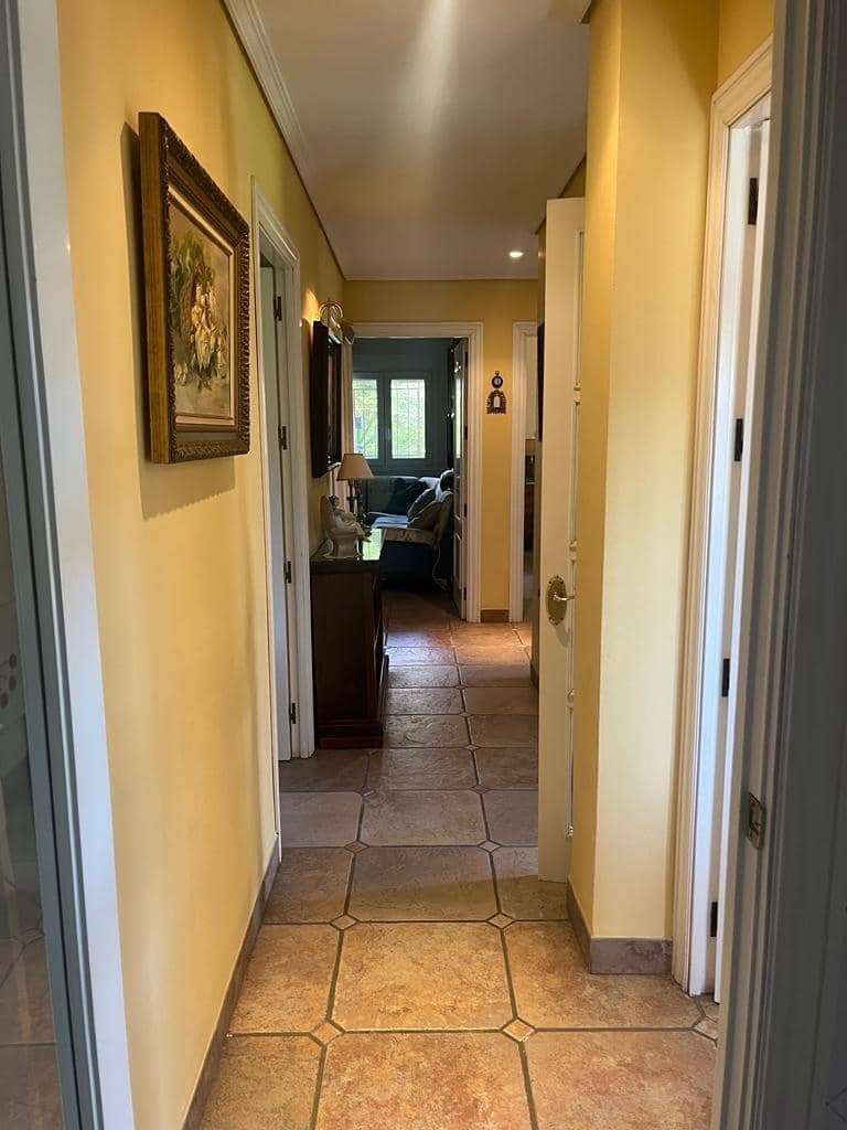 5 soveværelse Villa til salg i Cordoba by med swimmingpool garage - € 695.000 (Ref: 9359884)