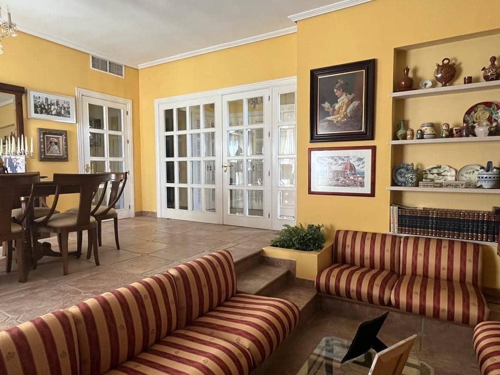 5 soveværelse Villa til salg i Cordoba by med swimmingpool garage - € 695.000 (Ref: 9359884)