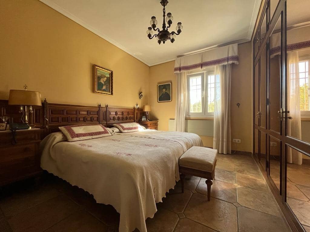 5 soveværelse Villa til salg i Cordoba by med swimmingpool garage - € 695.000 (Ref: 9359884)