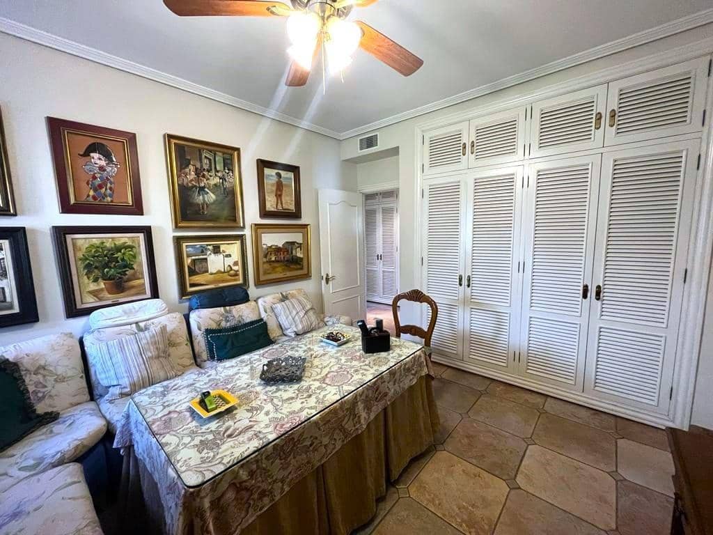 5 soveværelse Villa til salg i Cordoba by med swimmingpool garage - € 695.000 (Ref: 9359884)