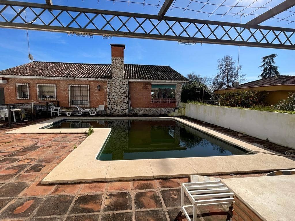 5 soveværelse Villa til salg i Cordoba by med swimmingpool garage - € 695.000 (Ref: 9359884)