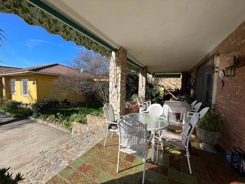 5 soveværelse Villa til salg i Cordoba by med swimmingpool garage - € 695.000 (Ref: 9359884)