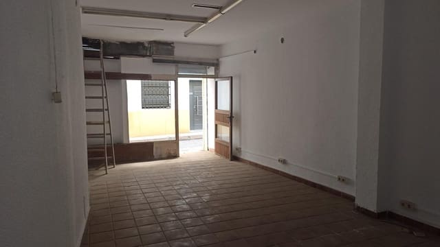 Kaupallinen vuokrattavana paikassa Centro Comercial, Córdoba kaupunki - 475 € (Ref: 9359885)