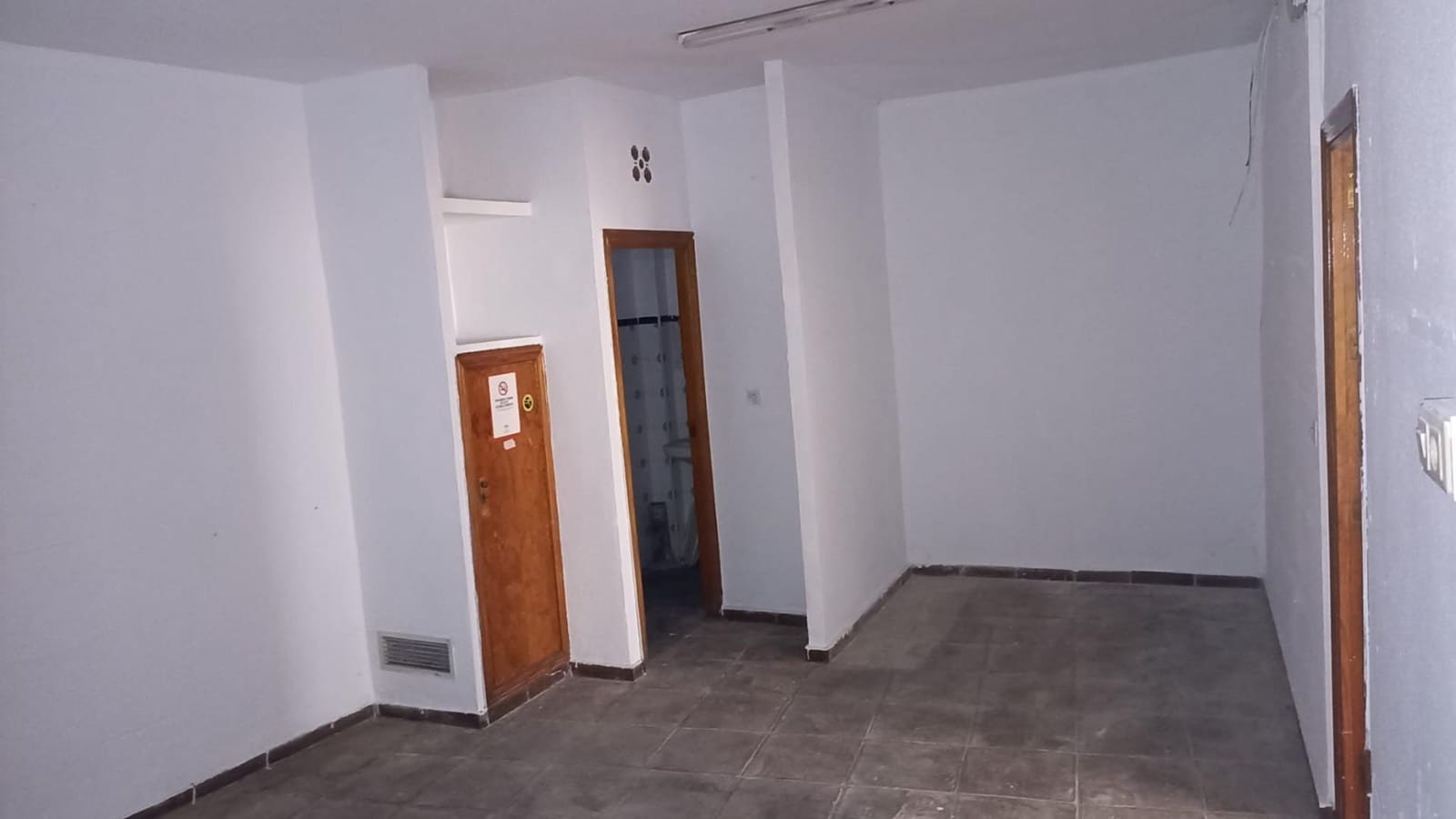 Kaupallinen vuokrattavana paikassa Cordoba kaupunki - 475 € (Ref: 9359885)