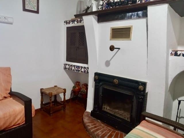 5 makuuhuone Huvila myytävänä paikassa La Carlota mukana uima-altaan 
autotalli - 260 000 € (Ref: 9359887)