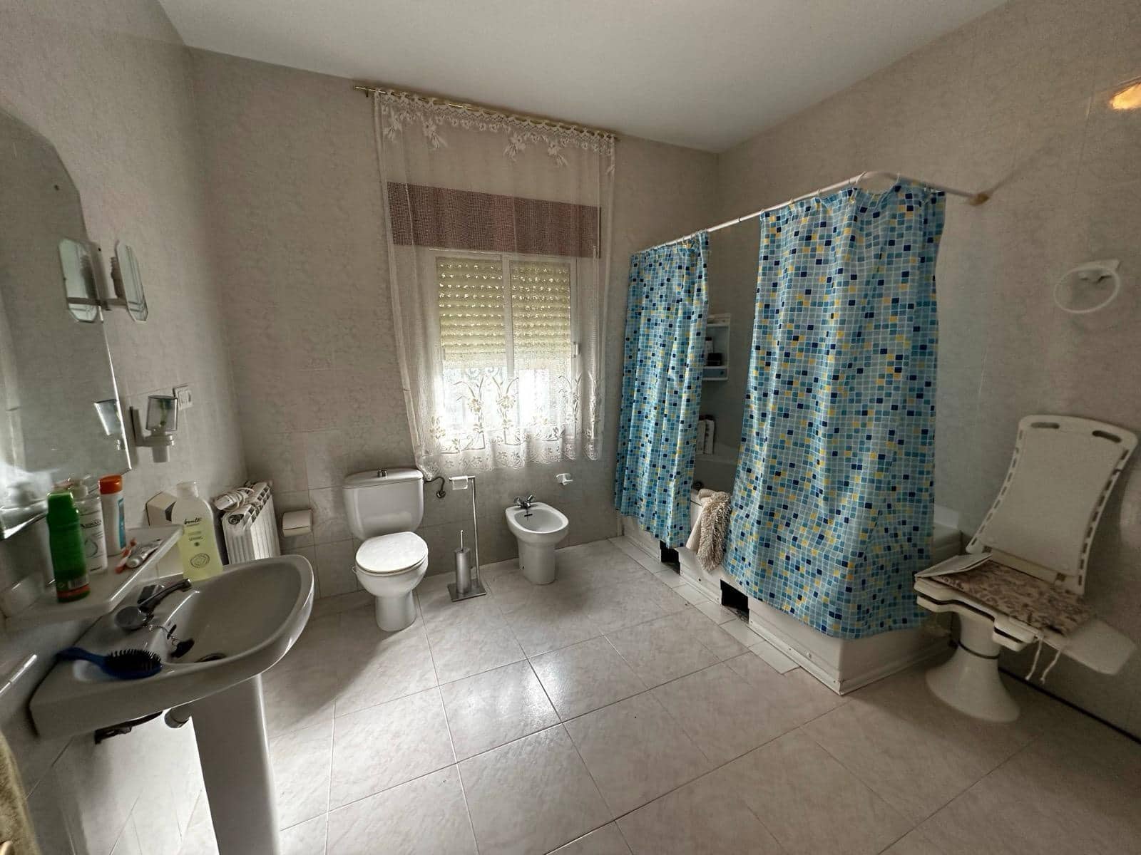 5 makuuhuone Huvila myytävänä paikassa La Carlota mukana uima-altaan 
autotalli - 260 000 € (Ref: 9359887)