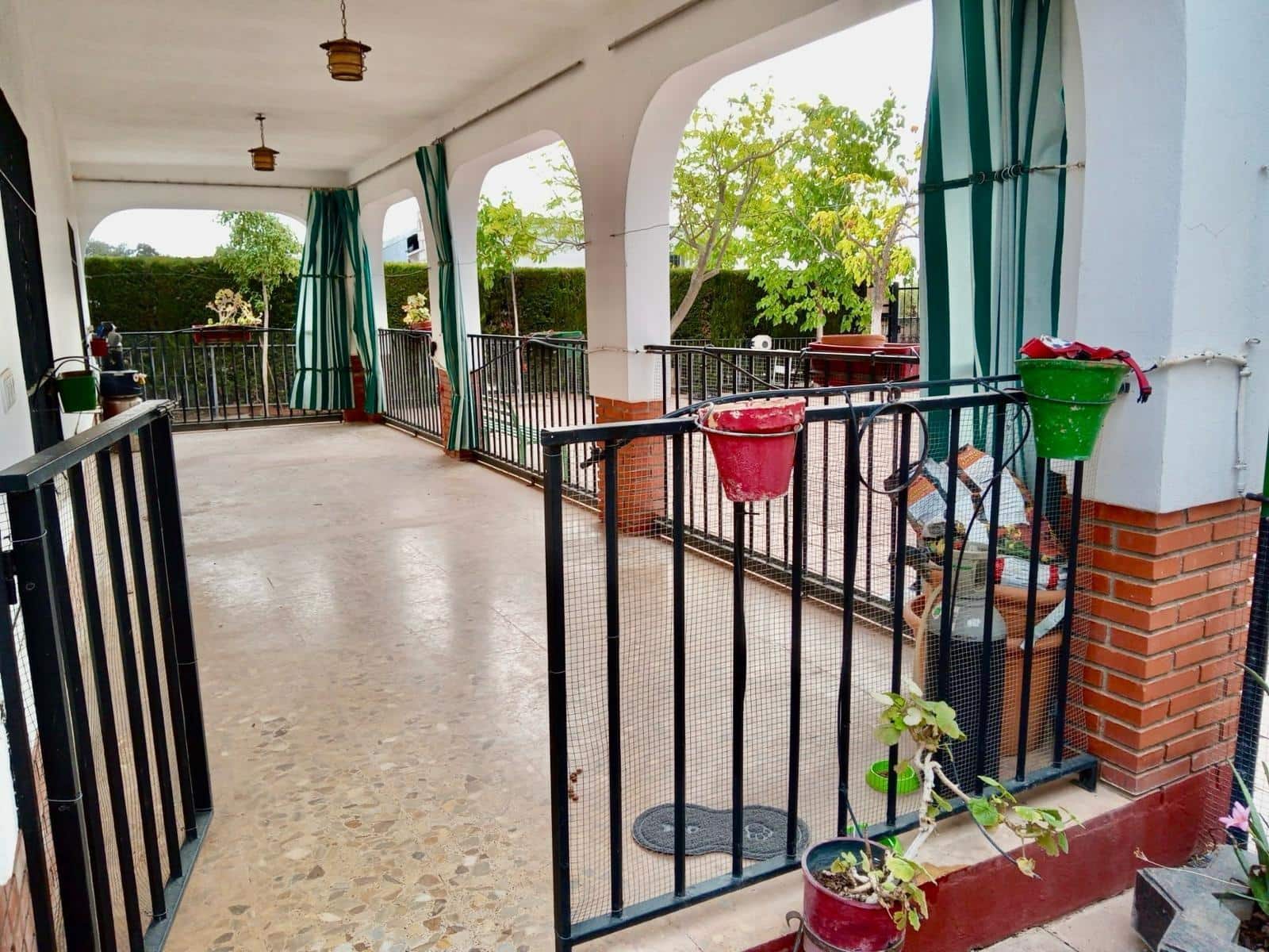 5 makuuhuone Huvila myytävänä paikassa La Carlota mukana uima-altaan 
autotalli - 260 000 € (Ref: 9359887)