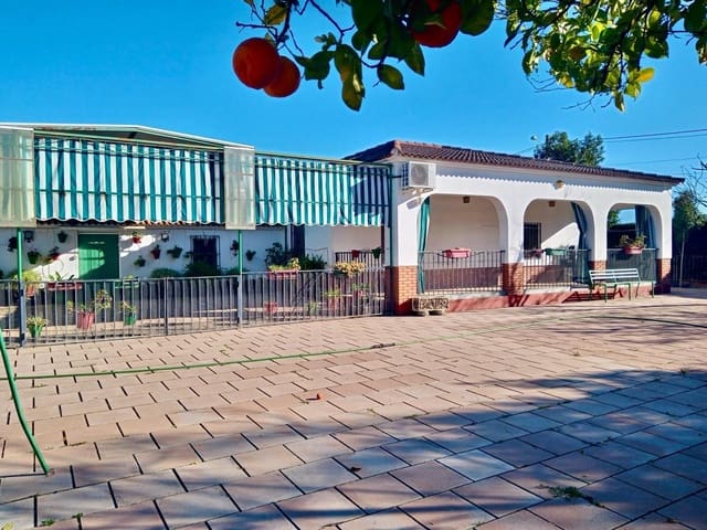 5 makuuhuone Huvila myytävänä paikassa La Carlota mukana uima-altaan 
autotalli - 260 000 € (Ref: 9359887)