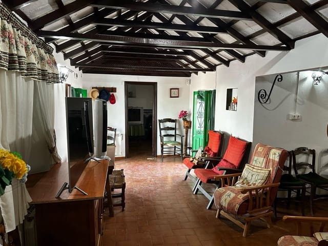 5 makuuhuone Huvila myytävänä paikassa La Carlota mukana uima-altaan 
autotalli - 260 000 € (Ref: 9359887)