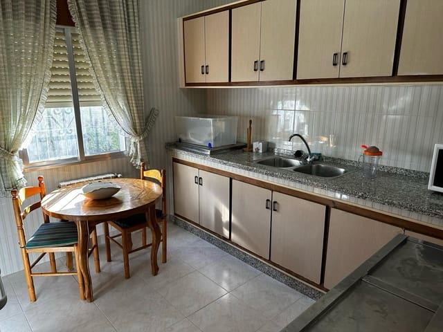 5 makuuhuone Huvila myytävänä paikassa La Carlota mukana uima-altaan 
autotalli - 260 000 € (Ref: 9359887)