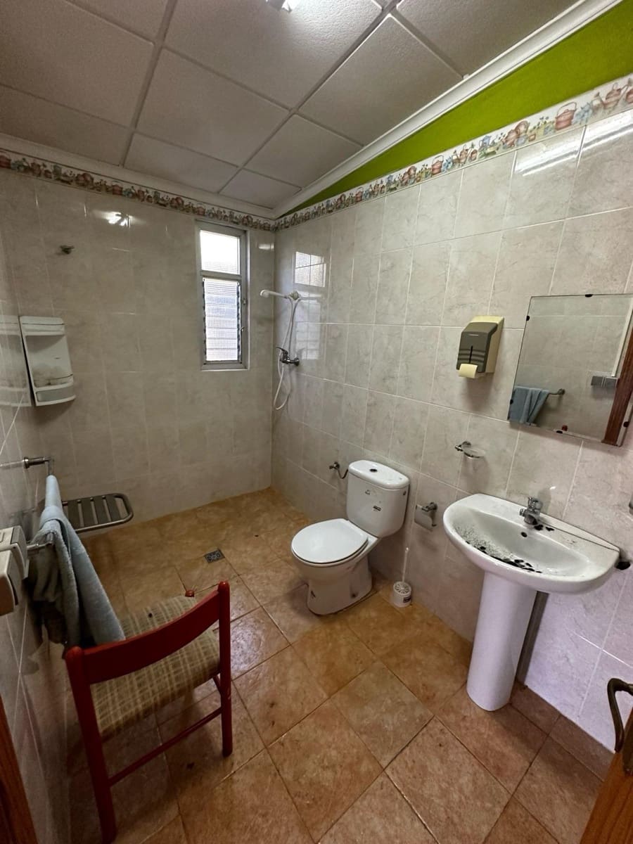 5 makuuhuone Huvila myytävänä paikassa La Carlota mukana uima-altaan 
autotalli - 260 000 € (Ref: 9359887)