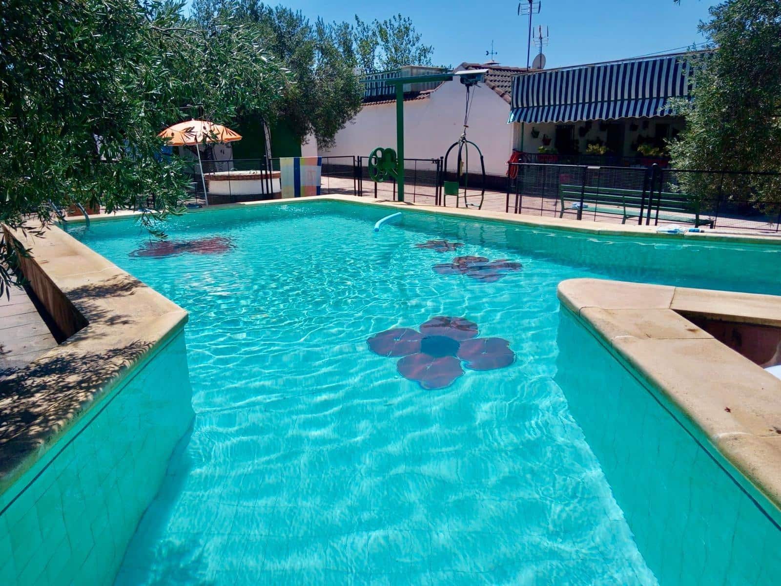 5 makuuhuone Huvila myytävänä paikassa La Carlota mukana uima-altaan 
autotalli - 260 000 € (Ref: 9359887)