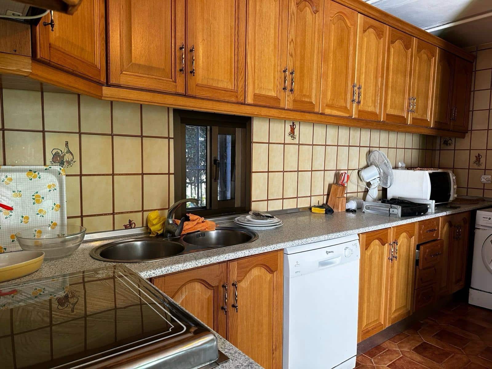 5 makuuhuone Huvila myytävänä paikassa La Carlota mukana uima-altaan 
autotalli - 260 000 € (Ref: 9359887)