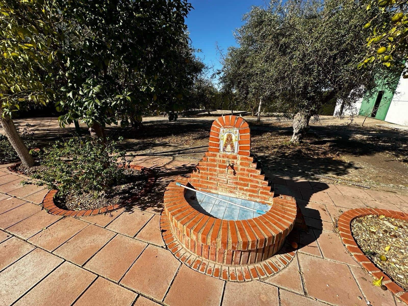 5 makuuhuone Huvila myytävänä paikassa La Carlota mukana uima-altaan 
autotalli - 260 000 € (Ref: 9359887)