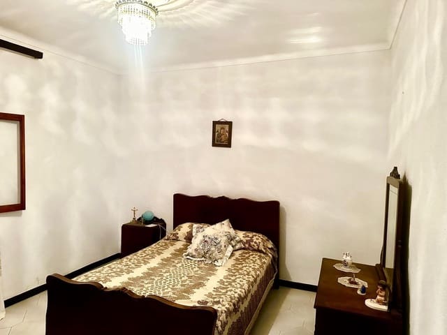 9 soverom Hus til salgs i Lopera - € 57 000 (Ref: 9359896)