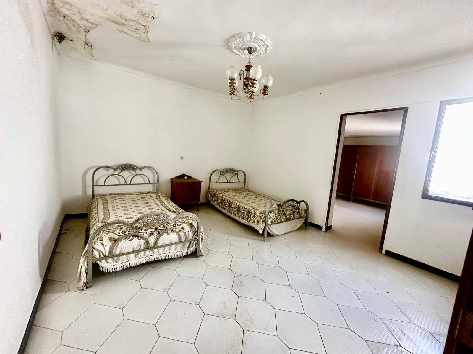 9 bedroom Townhouse for sale in Lopera - € 56,000 (Ref: 9359896)