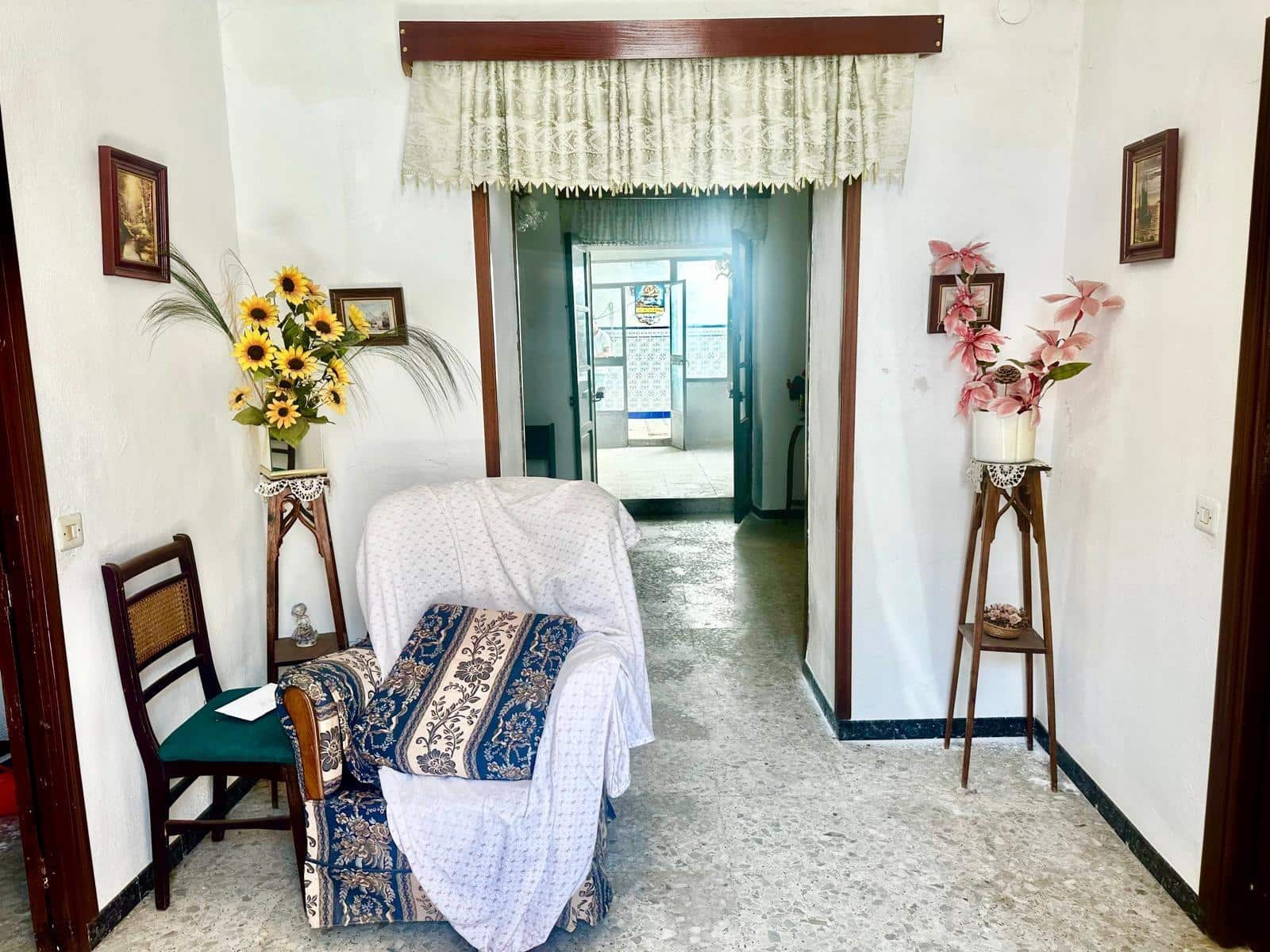 9 bedroom Townhouse for sale in Lopera - € 56,000 (Ref: 9359896)