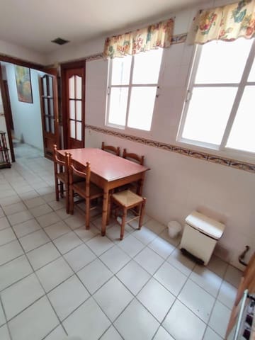 4 camera da letto Appartamento in vendita in Cordova città con garage - 269.900 € (Rif: 9359899)