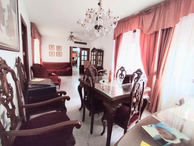 4 camera da letto Appartamento in vendita in Cordova città con garage - 269.900 € (Rif: 9359899)