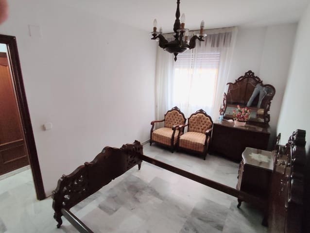 4 camera da letto Appartamento in vendita in Cordova città con garage - 269.900 € (Rif: 9359899)