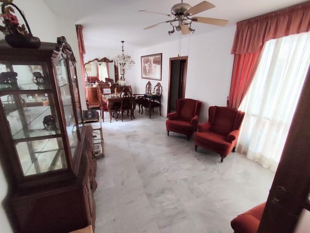 4 camera da letto Appartamento in vendita in Cordova città con garage - 269.900 € (Rif: 9359899)