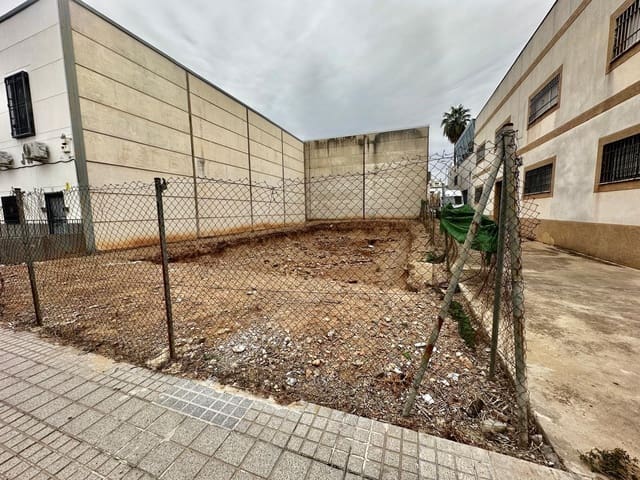 Grunde uden byggetilladelser til salg i Córdoba by - € 139.000 (Ref: 9359900)