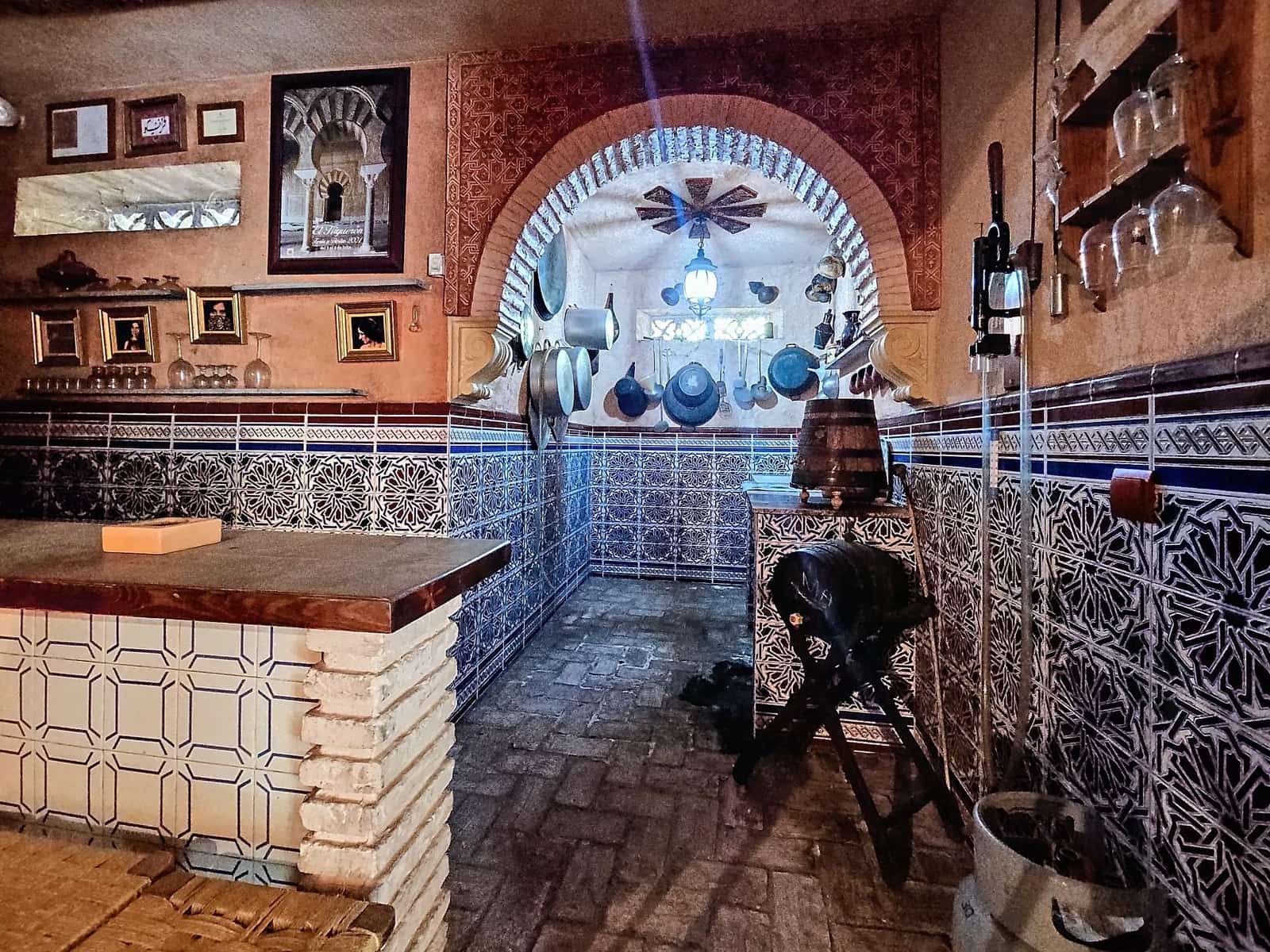 4 slaapkamer Villa te koop in Cordoba stad met zwembad - € 250.000 (Ref: 9359903)