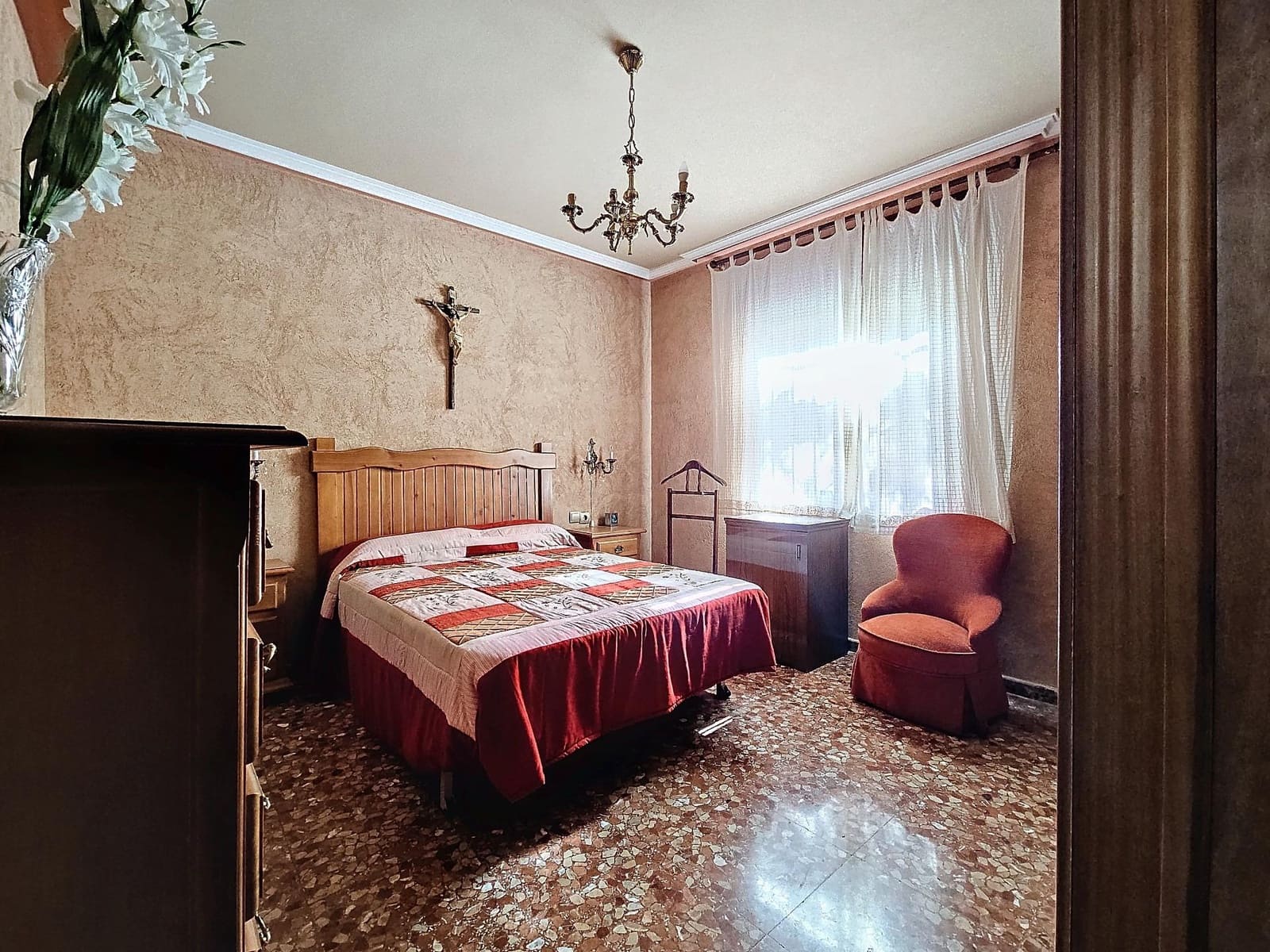 4 slaapkamer Villa te koop in Cordoba stad met zwembad - € 250.000 (Ref: 9359903)