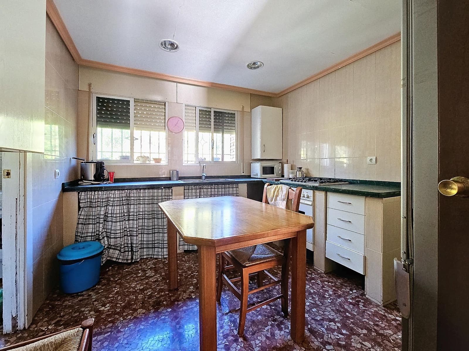 4 slaapkamer Villa te koop in Cordoba stad met zwembad - € 250.000 (Ref: 9359903)