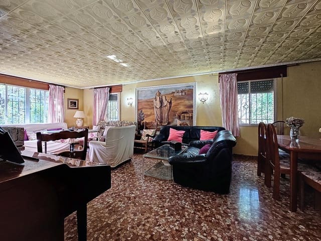 4 soveværelse Villa til salg i Córdoba by med swimmingpool - € 250.000 (Ref: 9359903)